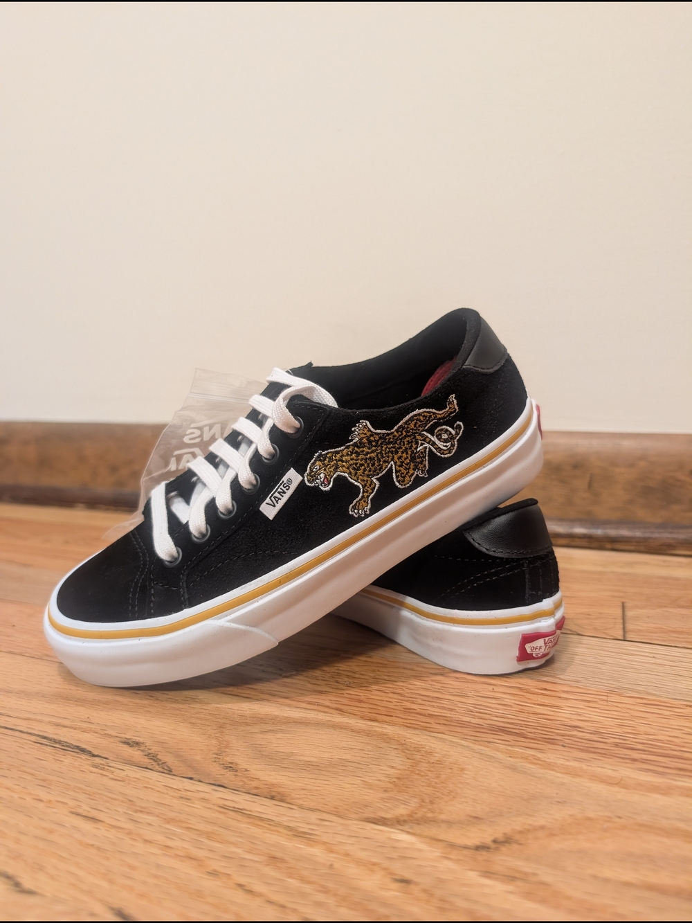 🐍 Black suede Vans platform sneakers featuring embroidered tiger and snake